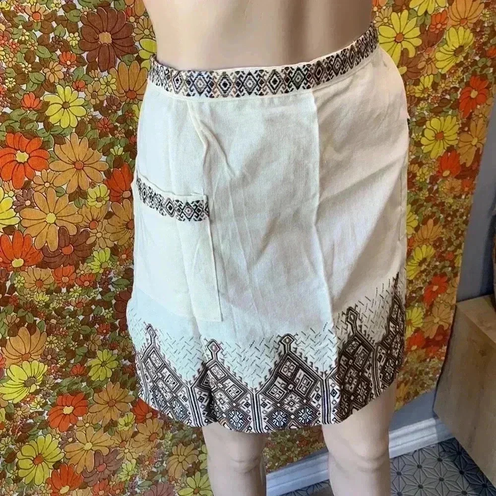 NOS Guatemalan hand embroidered half apron
